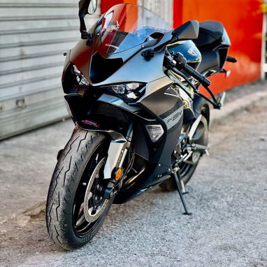 *Kawasaki ninja ZX6R| 2026|*   ✅ Motor de 636CC  ✅ Año: 2026 ✅ Millas: 33 ✅ Estado: Mecánica y estética impecable - 3/6