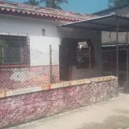 Se vende casa en el reparto martí al lado del casino deportivo - Img 57413563