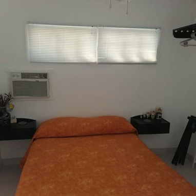 Cod.Z 🏝️Hostal de renta en Santa Marta .3 habitaciones . Habitación suite y 2 Habitaciones standart . Disponible - Img 120352126