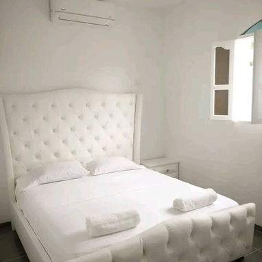 🏠 Casa de Lujo en Renta, Guanabo. Capacidad para 14 adultos y 3 niños. Habitaciones climatizadas y jacuzzi disponible - Img 115975283