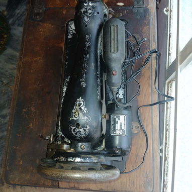 Máquina de coser Singer antigua con motor - 3/3