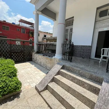 Vendo casa ampliaa GARAJE adosada de 200.11m2. Situada en 10 de octubre (lawton) cerca de la calzada de 10 de octubre 📌 - 4/4