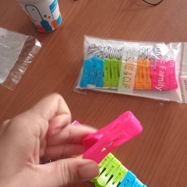 SET DE 12 PINZAS PARA ROPA CON SOGA 🌈🧺 - 4/10