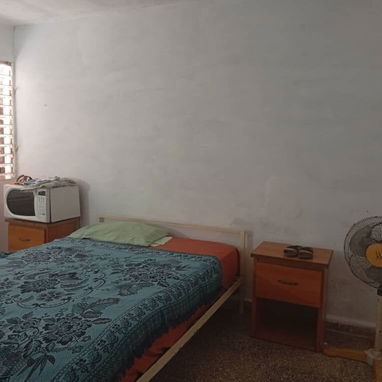 🏡 SE VENDE APARTAMENTO EN BAJOS EN EL VEDADO, zona céntrica, letras. - Img 120925832