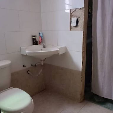 🏡 ¡Casa Antigua en el Vedado – 50,000 USD! - 8/10