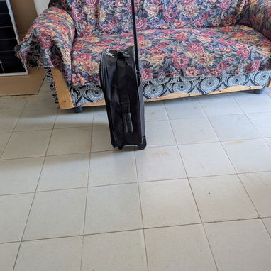 Se vende maleta de equipaje pequeño - Img 124329339