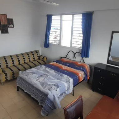 Rento casa en vedado. Larga estancia. Sólo familia PARA EXTRANJEROS - Img 114824411