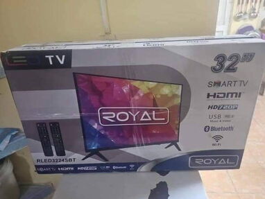 TV de 32 pulgadas smart nuevos en su caja royal - Img main-image