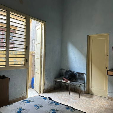 Apartamento en venta situado en Centro Habana, cerca del parque La Normal, zona tranquila y de confianza. 📍🏡 Es en - Img 125966934