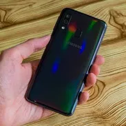 Samsung Galaxy A40 4GB/64GB - Img 57432326