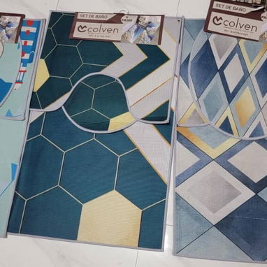 Set de 3 alfombras para baños con hermosos diseños. Mensajería disponible - Img 109534535