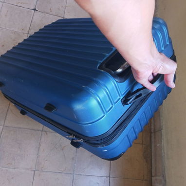 Vendo maleta con defectos menores (acepto transferencia) - 5/6