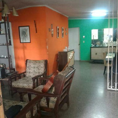 Se vende casa en la entrada del reparto Fontanar. Es la segunda casa en la avenida principal. Miguel 54755950 - 6/10