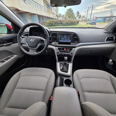 Vendo o Negocio en Hyundai Elantra, 2017 Carro importado - Img 111533613