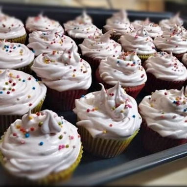Panquecitos 🧁de vainilla rellenos de guayaba o fanguito según su preferencia. - Img 121613729