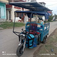 Vendo este triciclo de unos meses de uso , topmap motor de 2000 watt , tiene panel solar puesto y funcionando - Img 56975674