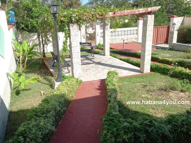 👉🏻🔱Se renta casa con piscina de 5 habitaciones climatizadas en la playa de Guanabo RESERVAS POR WHATSAPP 52463651🔱✨ - Img 35382385
