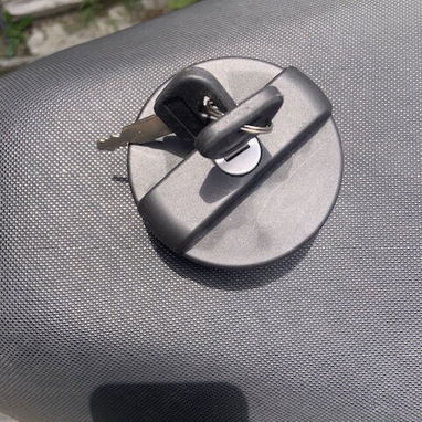 TANQUE DE COMBUSTIBLE DE LADA CON TAPA Y LLAVES - 3/3