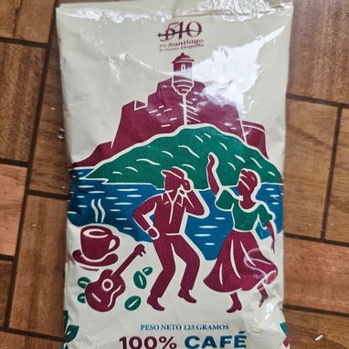 Disfruta del Café Santiago (125g): 100% cubano, con un aroma y sabor inigualables. - Img 122590274