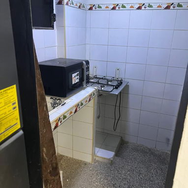 Se vende casa puerta calle en centro habana(zona soterrada) - Img 125515278