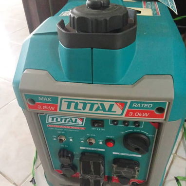 VENDO PLANTA ELECTRICA TOTAL INVERTER 3200W DE USO PERO COMO NUEVA - 3/4