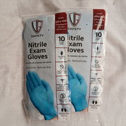 Guantes de nitrilo, cartera de mujer, labial brillo - Img 56094312