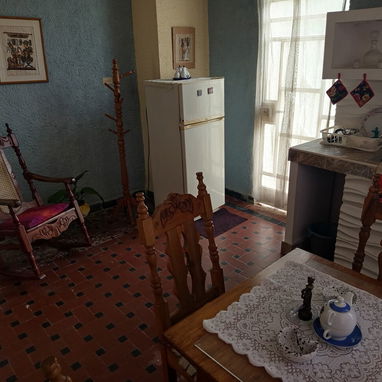 Se renta apto independiente de una habitación en bajos en el vedado. 54026428 - 3/7