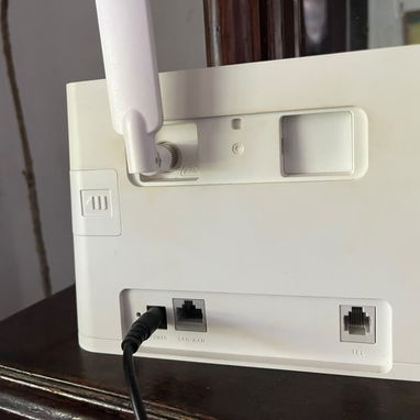 Router Wifi Huawei - 3/4