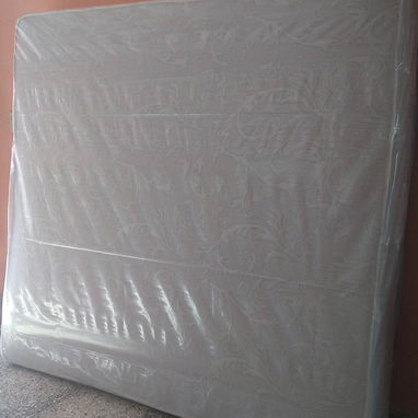 Juego King Size 2x2 colchón importado y de espuma Colchones Konfort bases Camas de Tubos y Tapizadas - Img 119606691