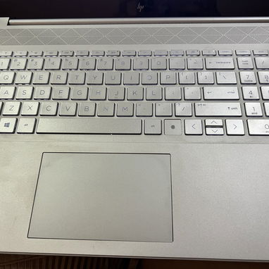 Laptop HP ENVY 17" táctil. i7 10ma Gen de uso. - Img 123154411