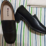 Zapatos negros de trabajo, tacón cuadrado. - Img 56269757
