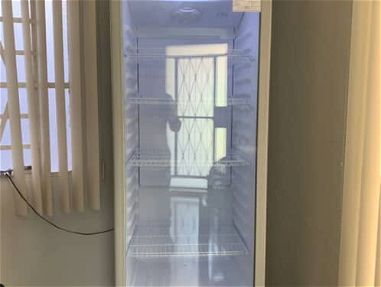 Exhibidora, mini bar,lavadora automática 9kg samsung - Img main-image