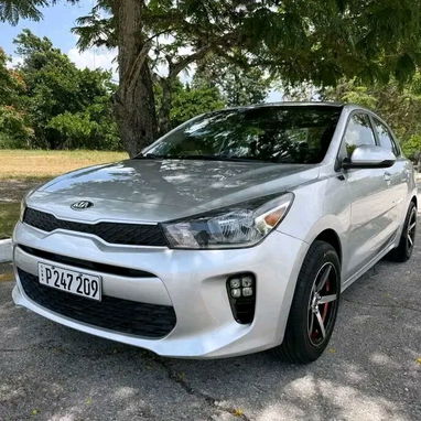Renta de Autos en toda cuba entrega rapida y segura en menosde 24 horas reserva tu auto con antelación con  tiempo ..... - 2/3