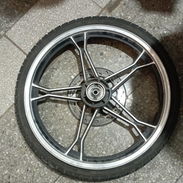 Vendo llanta de GN-125 New con disco, goma y rodamientos en 90 usd - Img 56124947