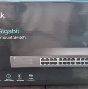 Switch Gigabite de 24 puertos a 1giga nuevo en su caja  llamar al 56084816 - Img 49598868