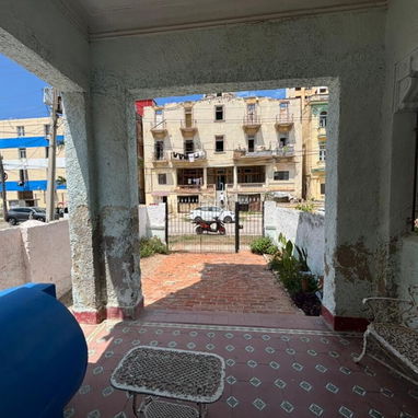 🏢 CASA EN VENTA – VEDADO | ZONA DE ALTA RENTABILIDAD (28) - 9/10