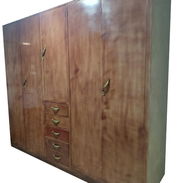 Escaparate 100 % cedro ancho 2.65mts y alto 2.25mts - Img 55080753