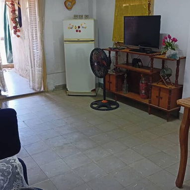 SE RENTA APTO DE 2 CUARTOS CONSTRUCCION CAPITALISTA MUY BUEN ESTADO Y BIEN UBICADO  330 USD AL MES. - Img 117635649