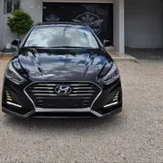 18500 Hyundai Sonata año 2018 en impecable color negro. El sedán ideal si buscas confort de gama alta, bajo consumo de - Img 58078867