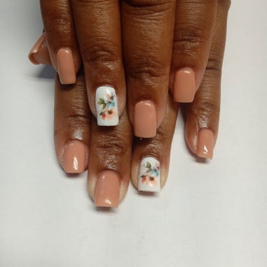 Manicurista - Img 120903942