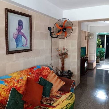 Casa en bajo con todo dentro a tres cuadras de la calzada de 10 de octubre - Img 120398811