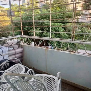 Apartamento con balcón en Plaza - 2/7