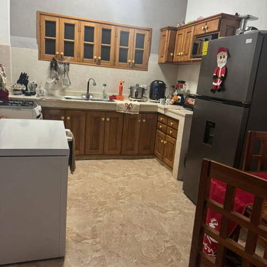 Se vende casa totalmente independiente en Playa, Ampliación de Almendares cerca de 19 y 84 - 7/7
