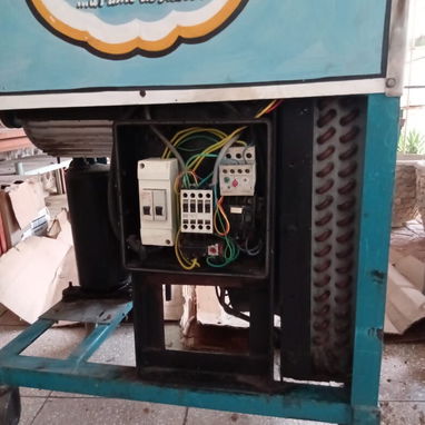 Máquina de Helado Frozzen - Img 123578162