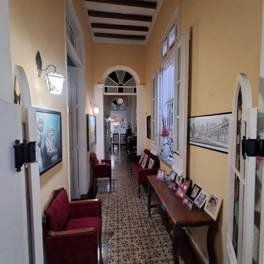 🏡 *¡JOYA EN EL VEDADO! | CASA INDEPENDIENTE EN VENTA*. - 8/10