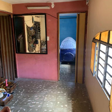 🏡*126_Se vende apto en centro Habana en un 1er piso con varias cosas dentro*  🗺*Pto de Ref :Por la Ferretería de Feito - 4/6