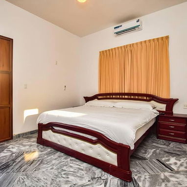 📱 Renta Exclusiva con Piscina y Jacuzzi: Tu Refugio de Lujo frente a Miramar - Img 115376404
