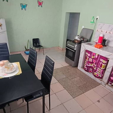 Casa puerta calle de 5 cuartos en 20 mil USD ,se deja todo en 25 mil - Img 120376399