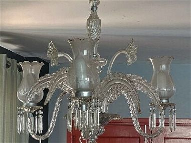 Vendo lampara de cristal antigua,.... impecable, lista para colgar. - Img main-image-45722975