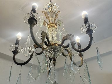 Vendo esta hermosa lámpara de bronce y cristal con sus bombillas incluidas 58467006 - Img main-image-45696529
